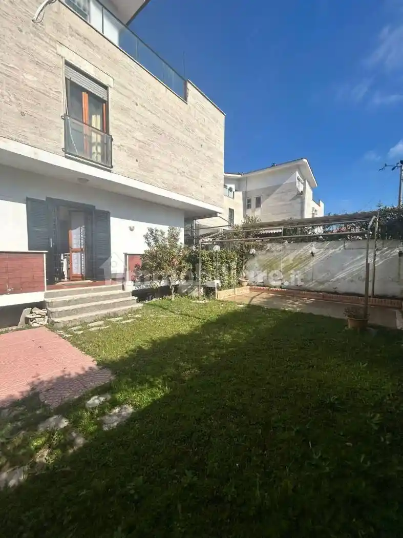 Villetta a schiera in affitto a Anzio