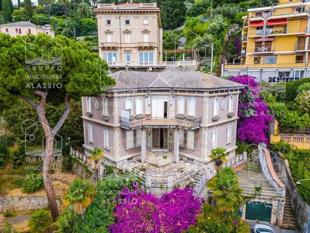 Villa in vendita a Alassio