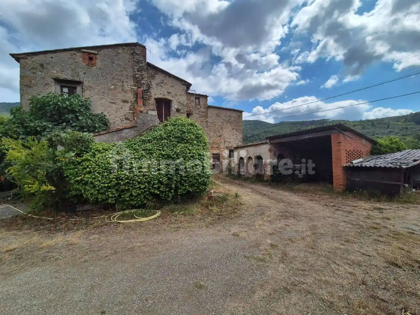 Casa indipendente in vendita a Arezzo
