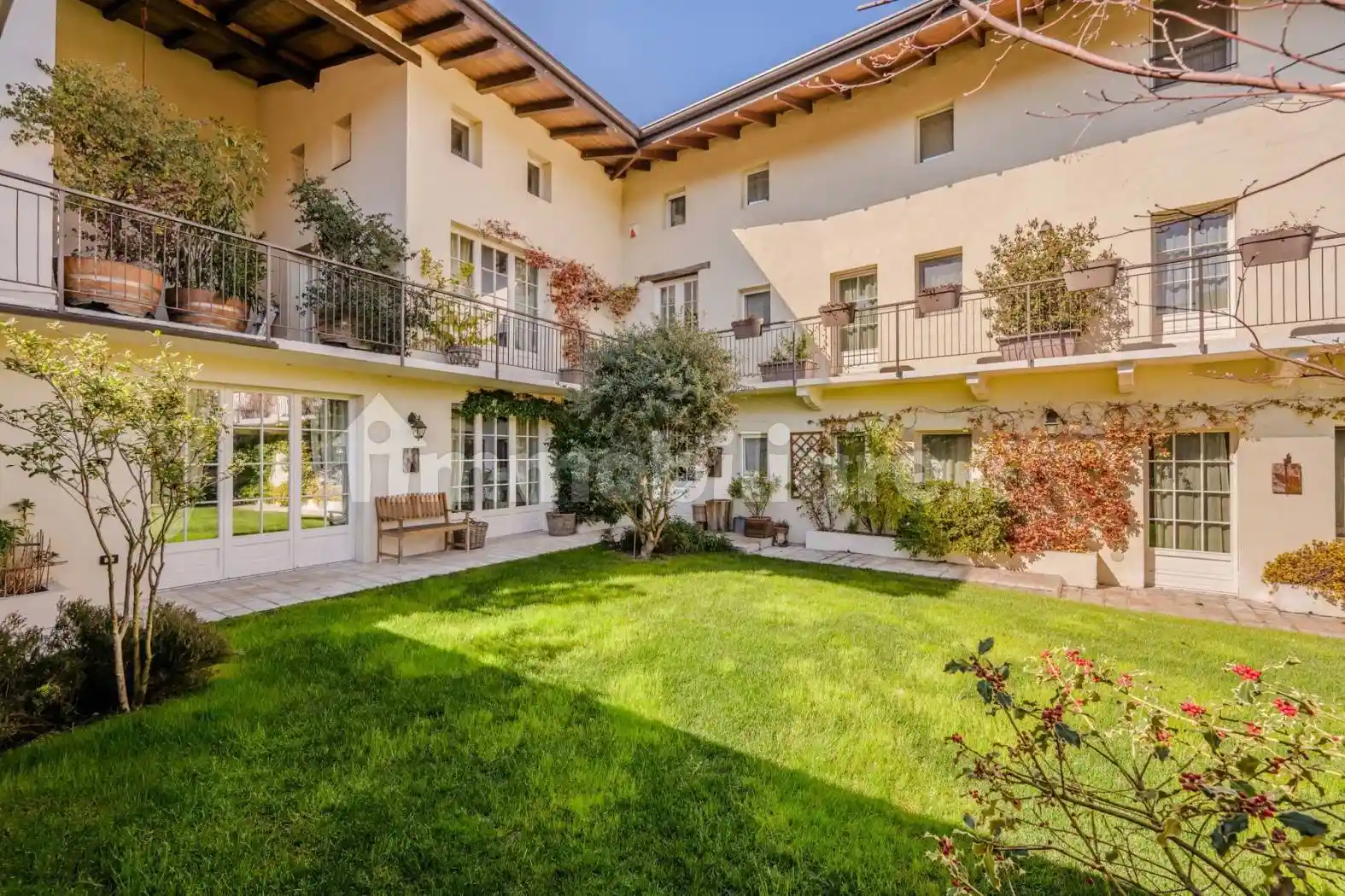 Casa indipendente in vendita a Agrate Conturbia