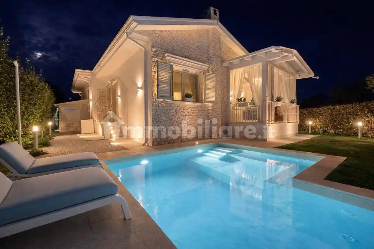 Villa in vendita a Pietrasanta