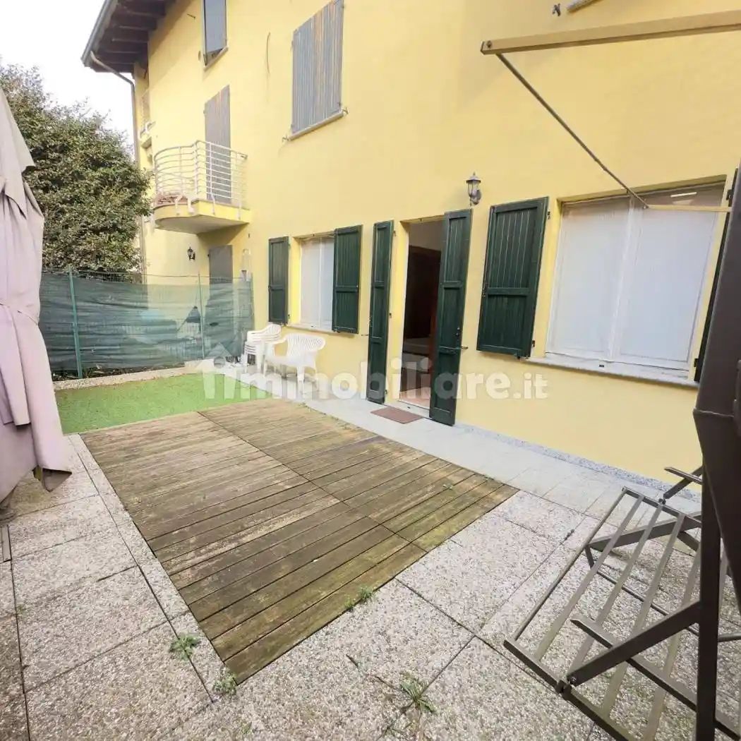 Appartamento in affitto a Luisago