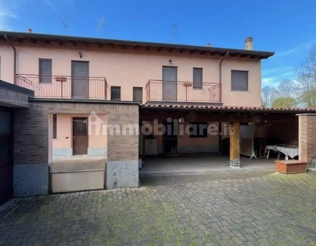 Appartamento in vendita a Lacchiarella