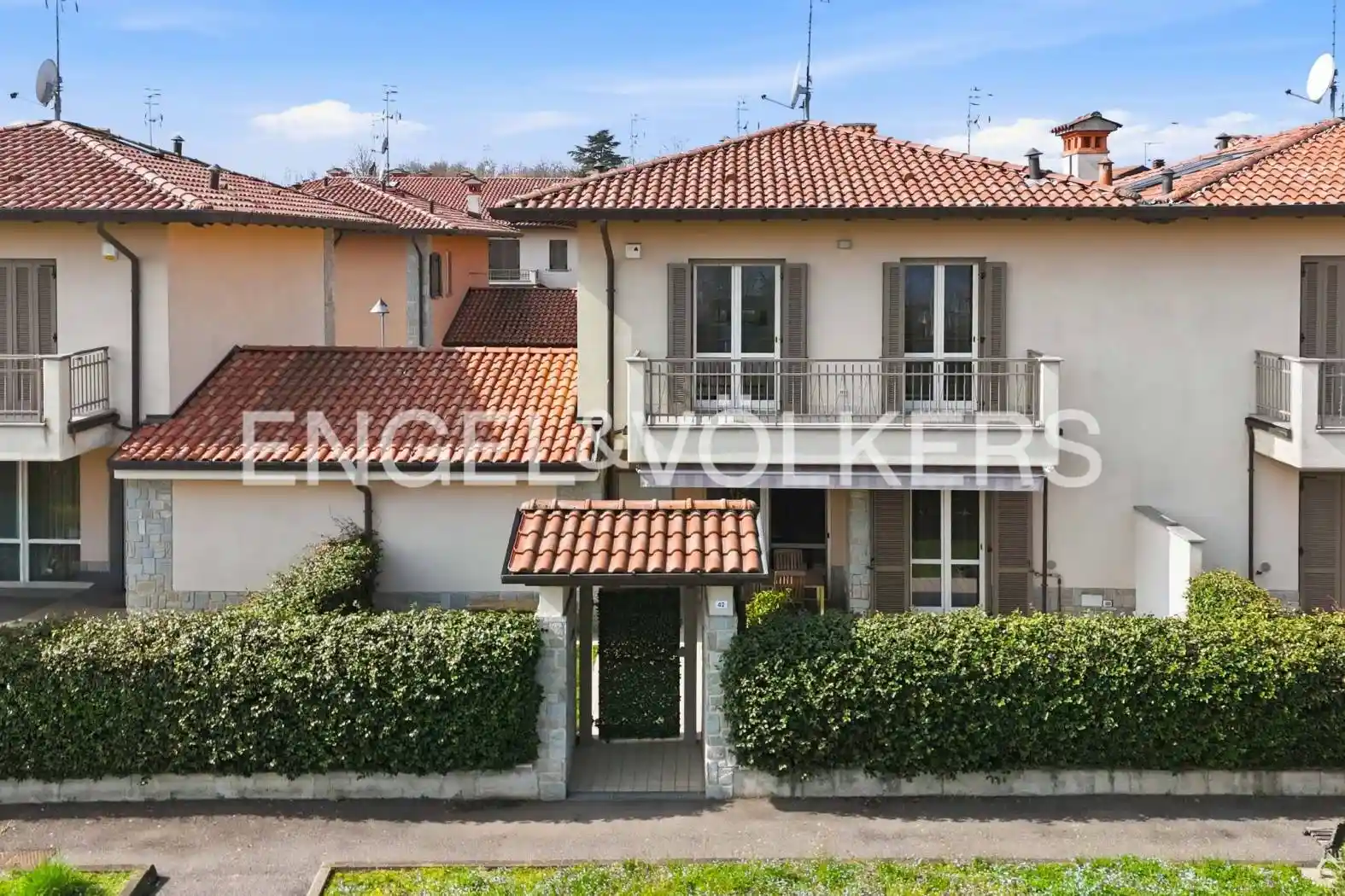 Villa in vendita a Biandronno