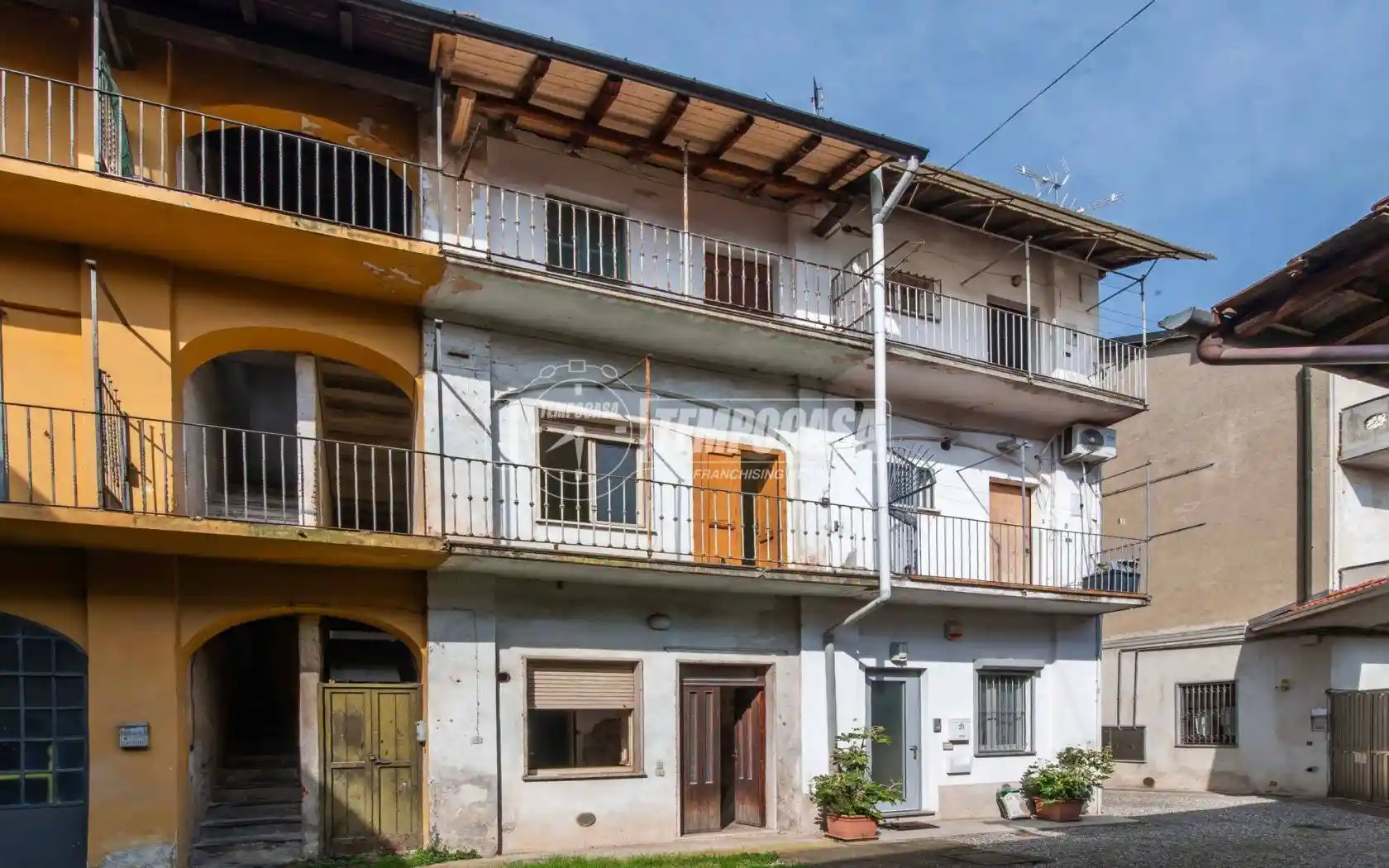 Appartamento in vendita a Fenegrò