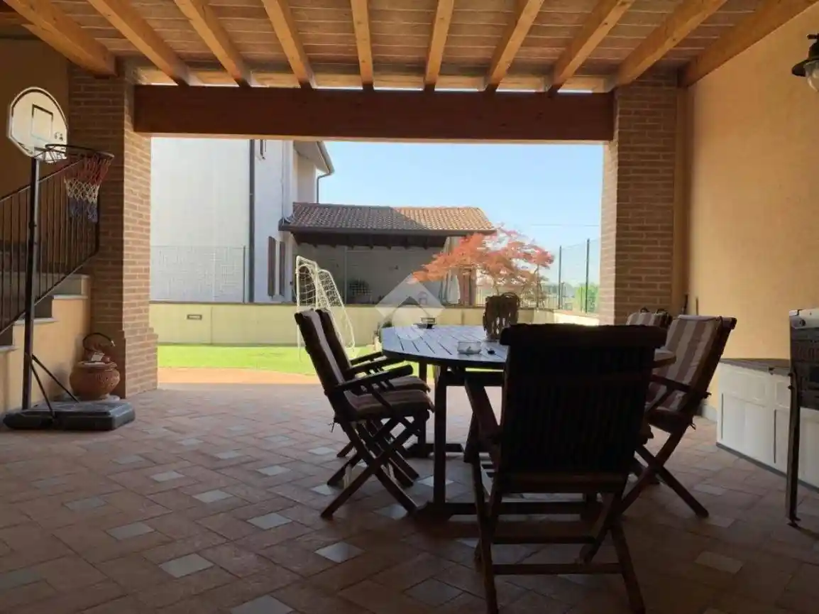 Casa indipendente in vendita a Cologne