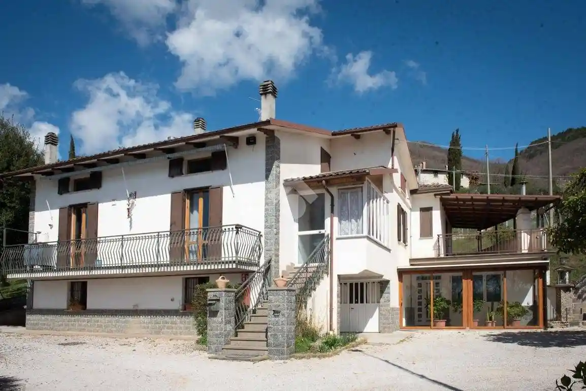 Casa indipendente in vendita a Gubbio