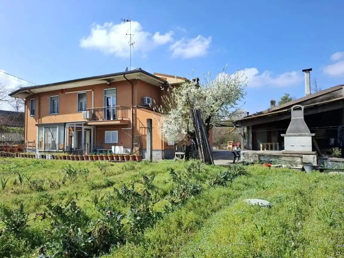 Villa in vendita a Voghera