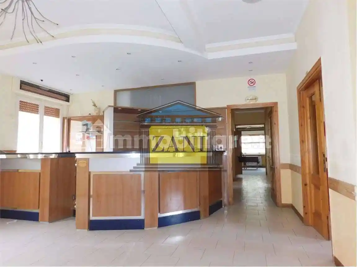 Palazzo - Edificio in affitto a Salsomaggiore Terme