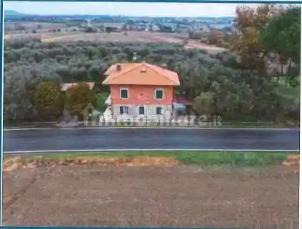 Casa indipendente in vendita a Castiglione del Lago