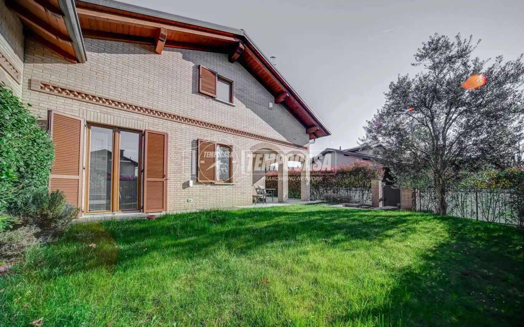 Villa in vendita a Buguggiate