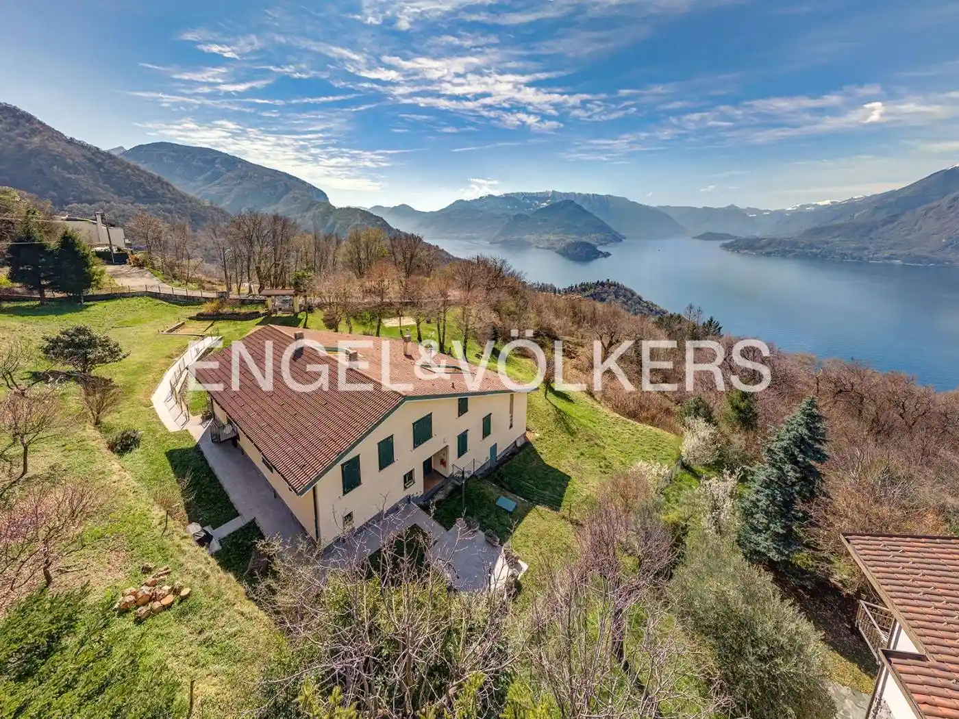 Villa in vendita a Perledo