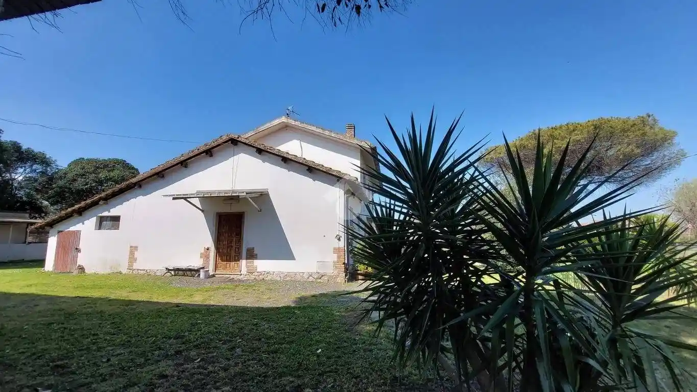 Casa indipendente in vendita a Latina