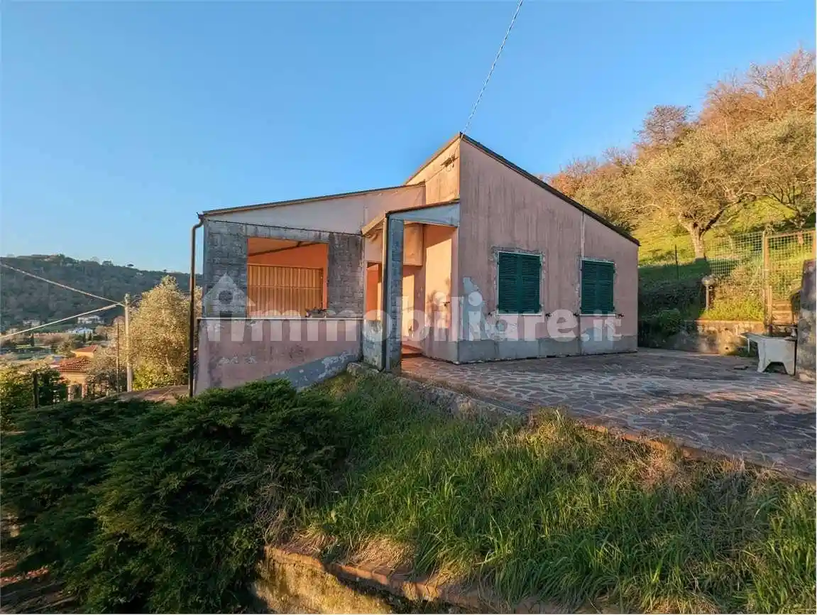 Casa indipendente in vendita a Sarzana