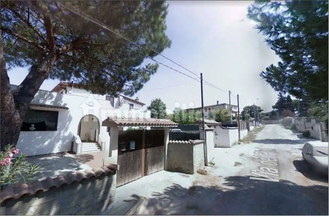 Villa in vendita a Aprilia