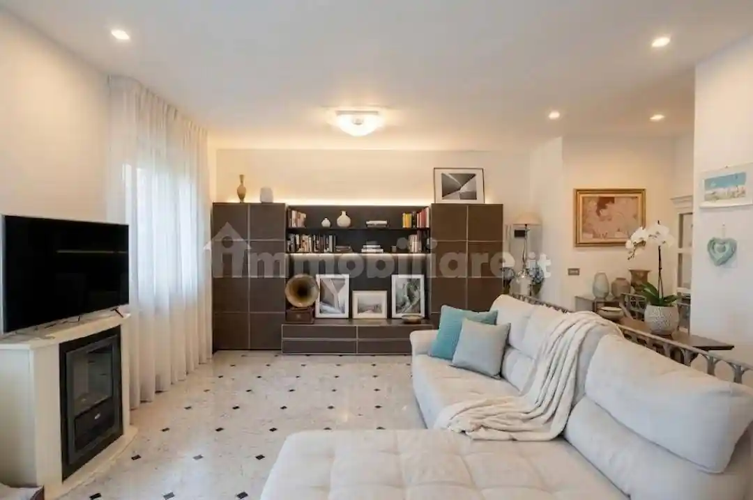 Appartamento in vendita a Carrara