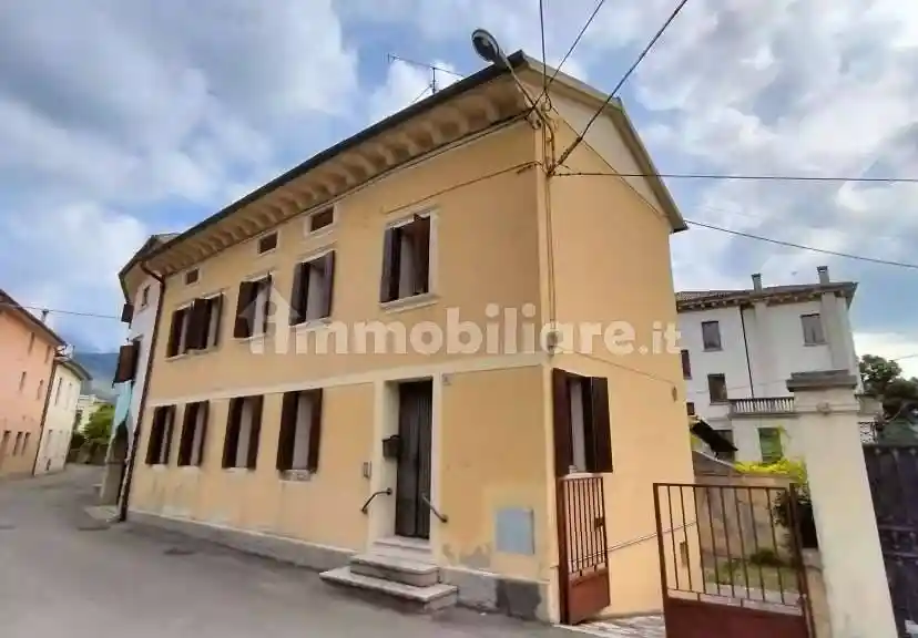 Casa indipendente in vendita a Vittorio Veneto