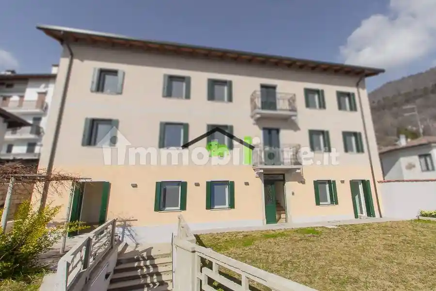Appartamento in vendita a Clauzetto