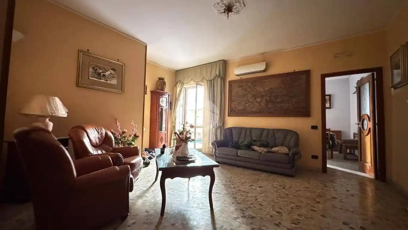 Appartamento in vendita a Napoli