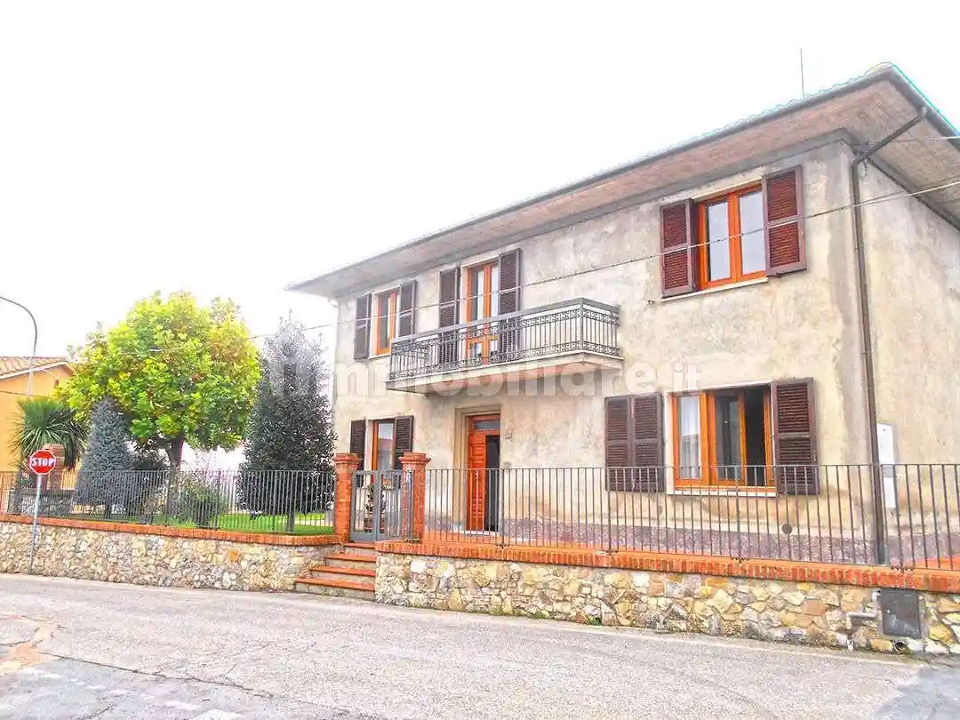 Casa indipendente in vendita a Chiusi
