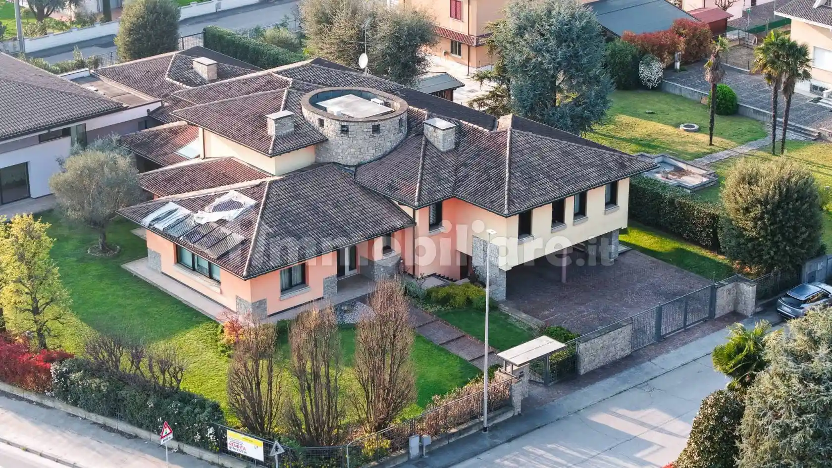 Villa in vendita a Asola