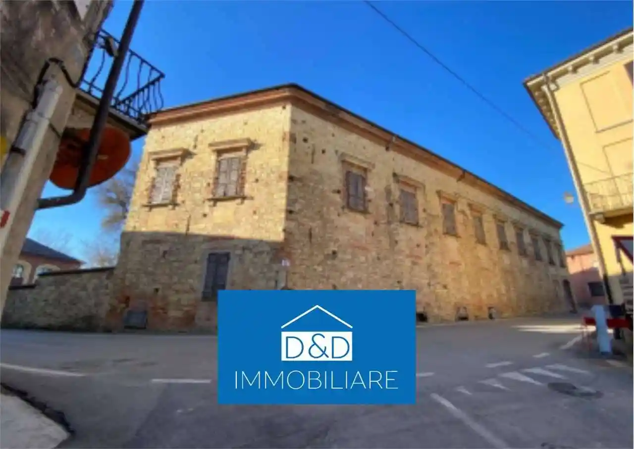 Palazzo - Stabile in vendita a Grazzano Badoglio
