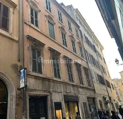 Palazzo - Stabile in vendita a Roma