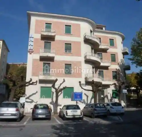 Palazzo - Edificio in vendita a Chianciano Terme