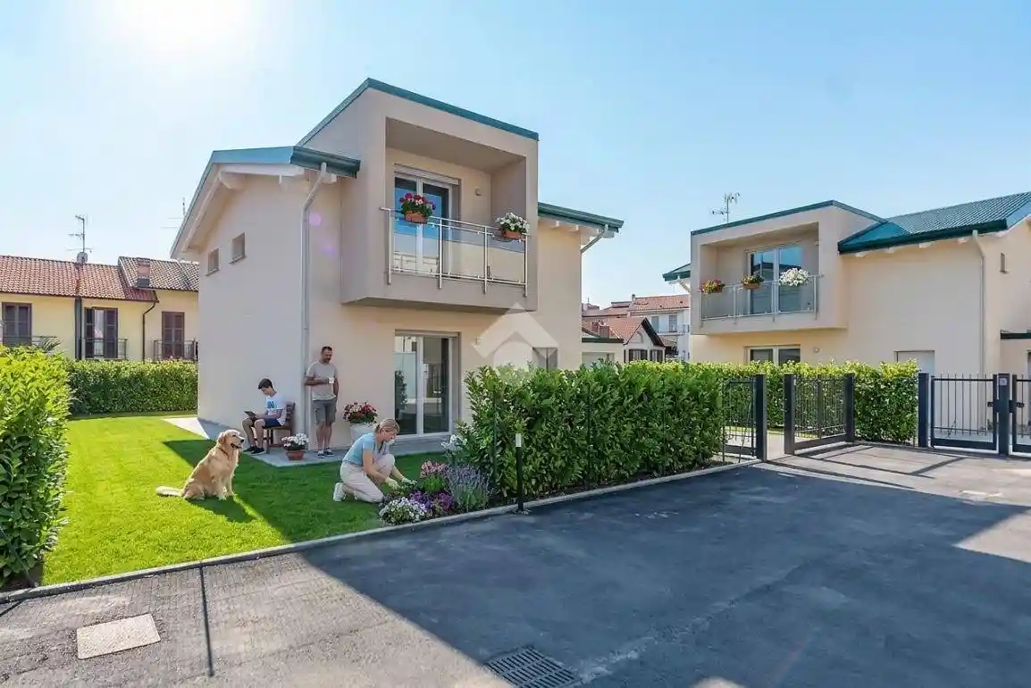 Villa in vendita a Cislago