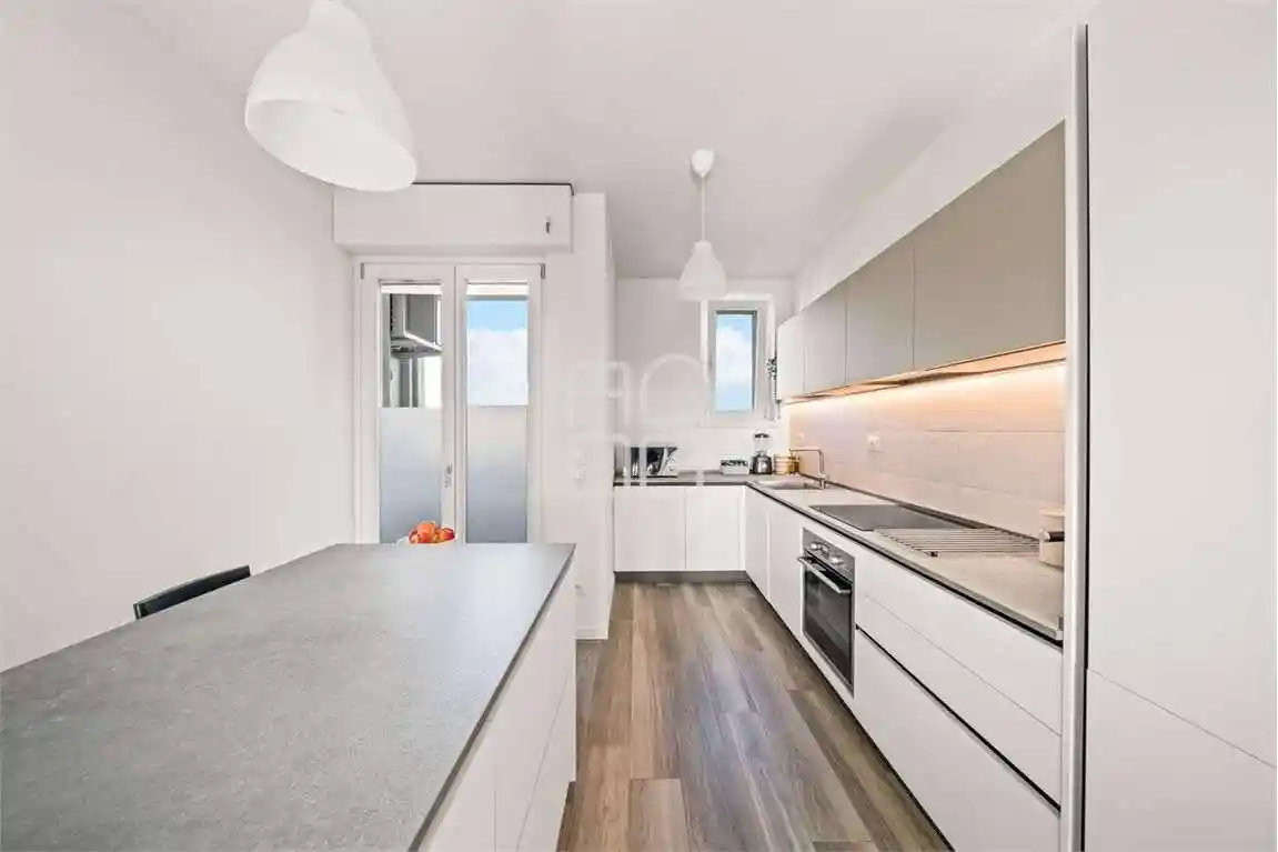 Appartamento in vendita a Desenzano del Garda