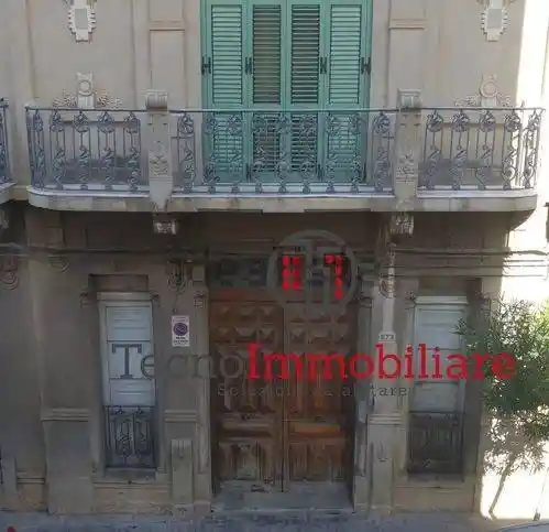 Palazzo - Edificio in vendita a Vittoria