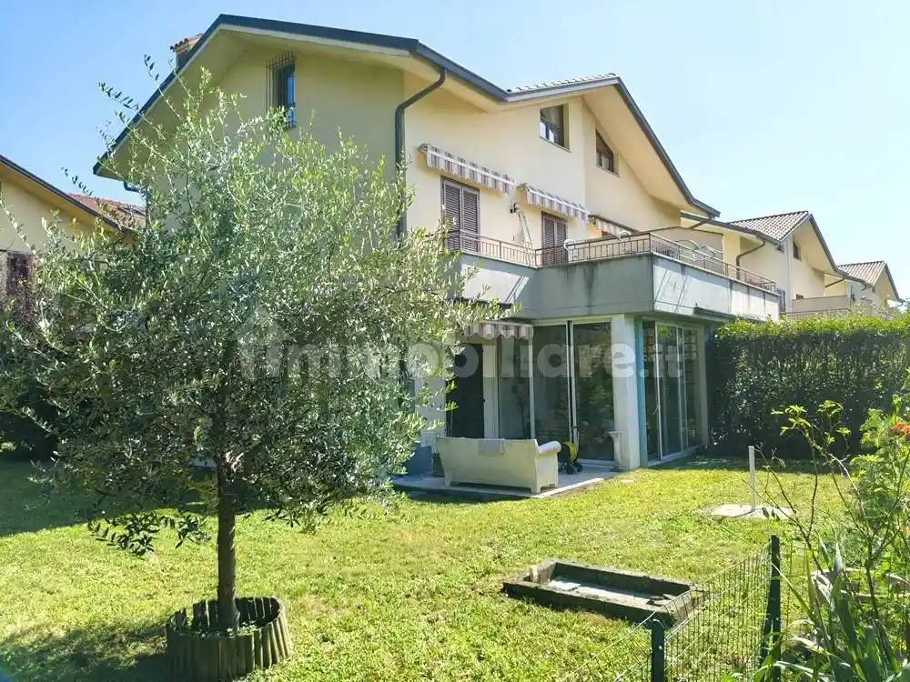 Villa in vendita a Bulgarograsso