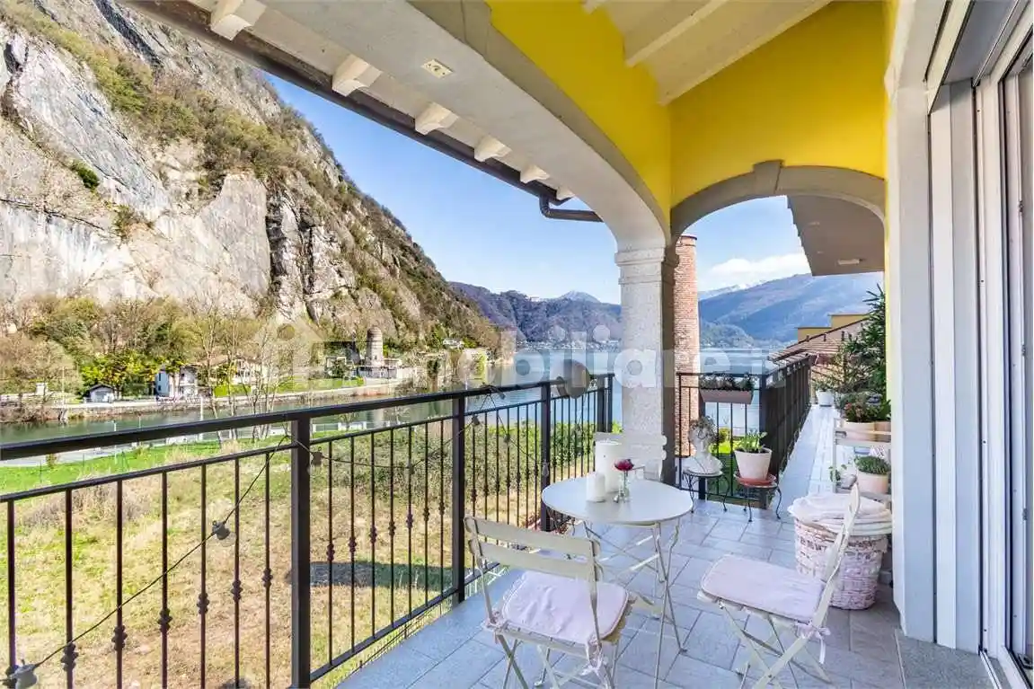 Appartamento in vendita a Lavena Ponte Tresa