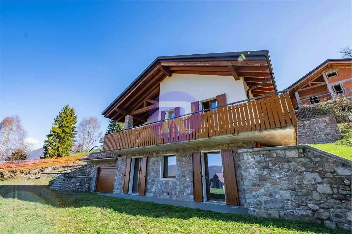 Villa in vendita a Selvino