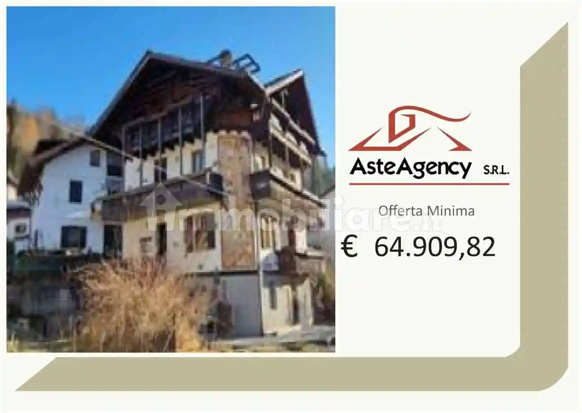 Casa indipendente in vendita a Forni di Sopra