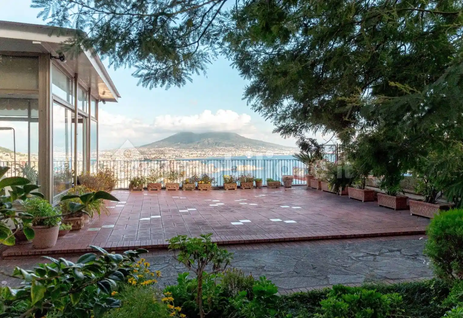 Appartamento in vendita a Napoli