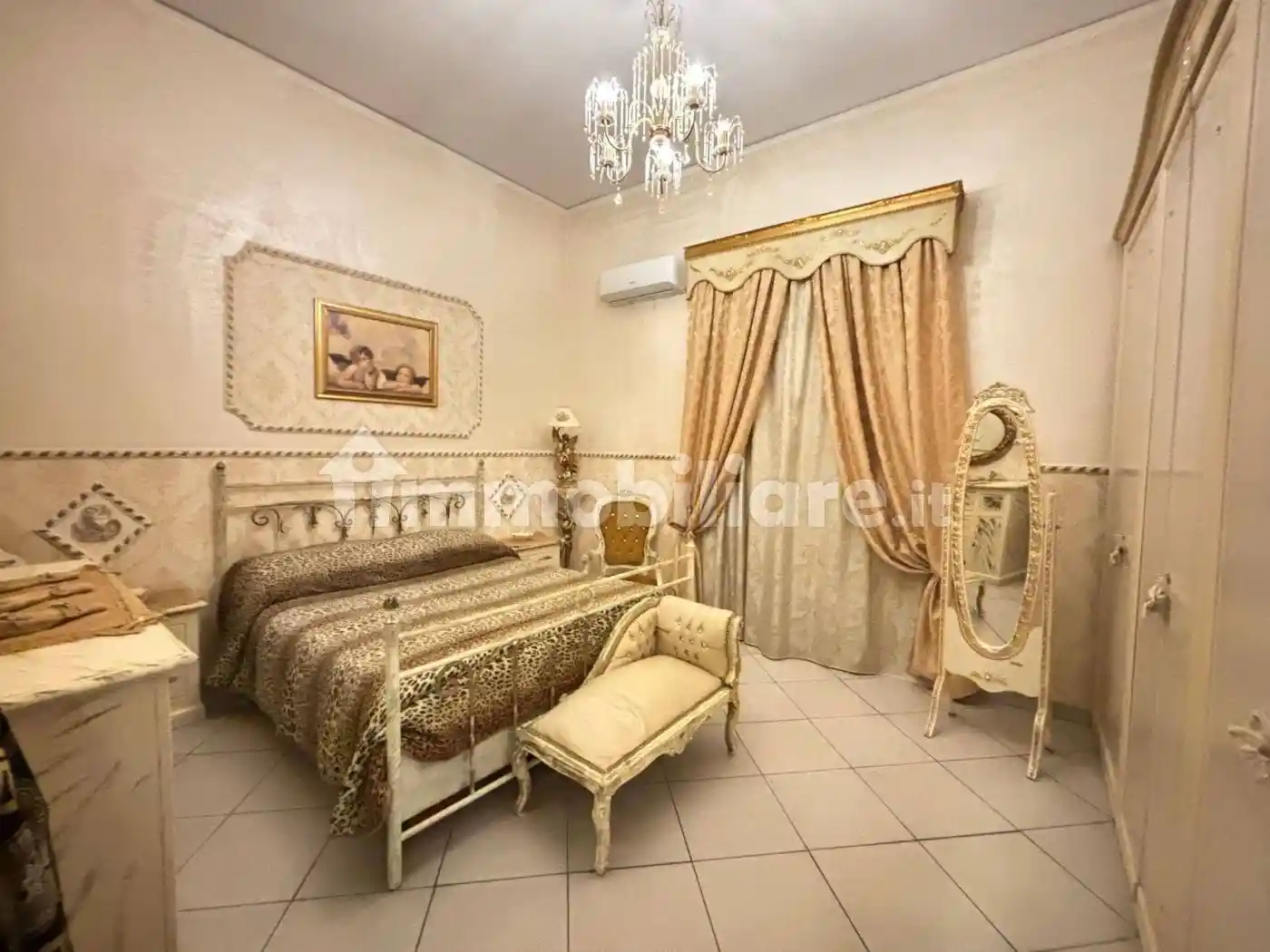 Appartamento in vendita a Napoli