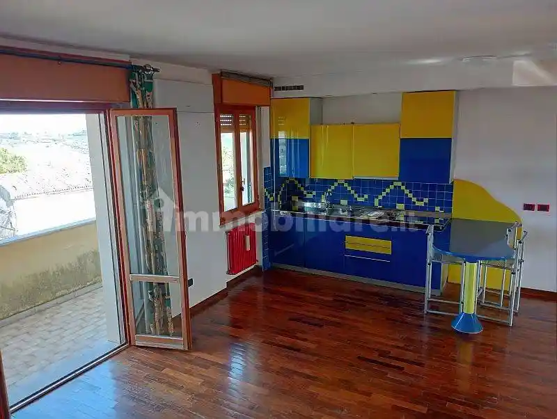 Loft in affitto a Jesi