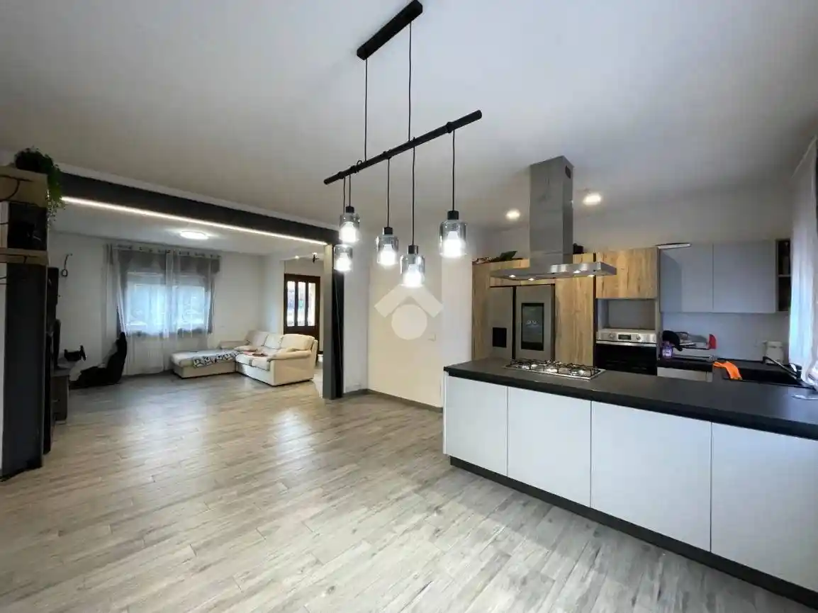 Villa in vendita a Tezze sul Brenta