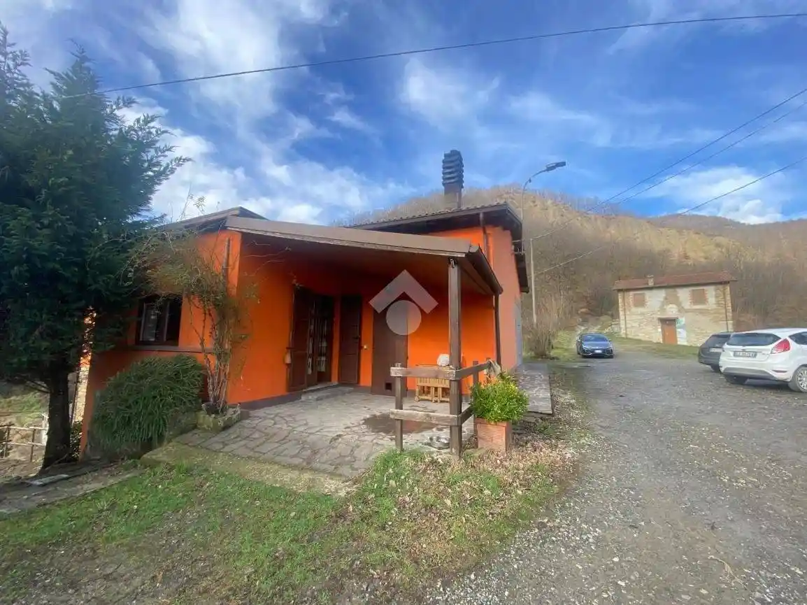 Casa indipendente in vendita a Valmozzola