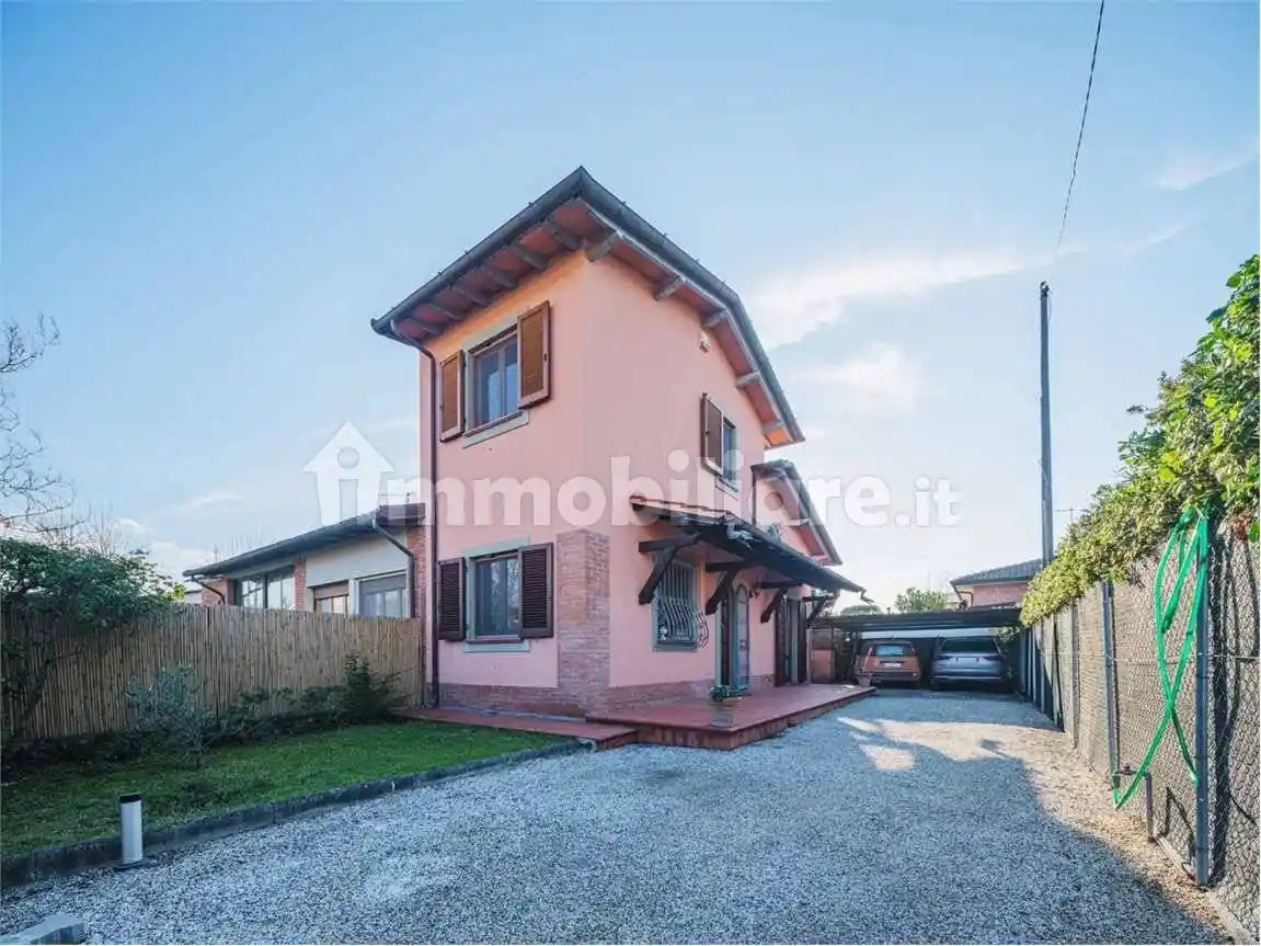 Casa indipendente in vendita a Forte dei Marmi