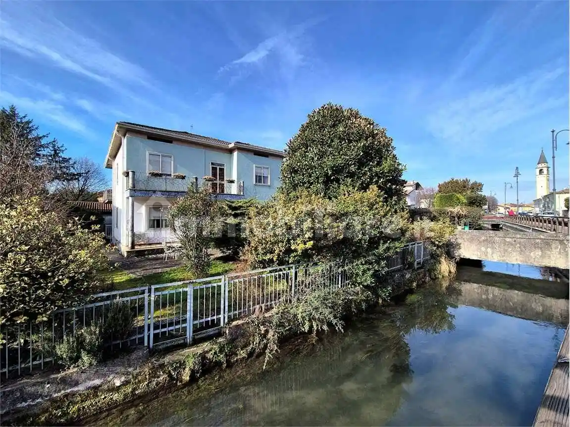 Villa in vendita a Buttapietra