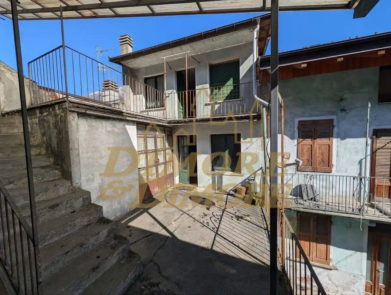 Villa in vendita a Anzola d'Ossola