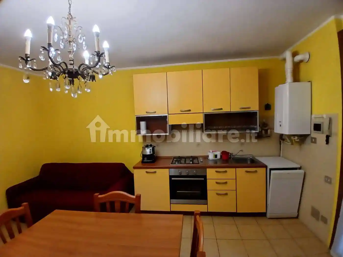 Appartamento in affitto a Angera