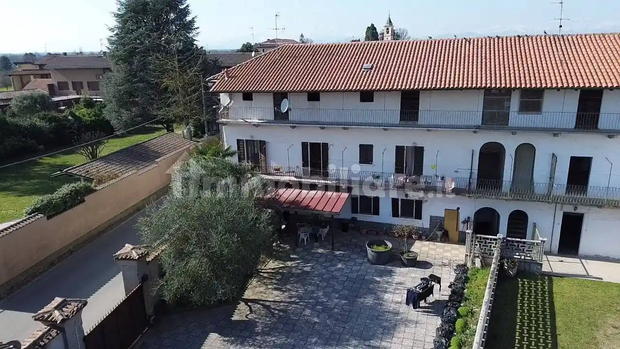 Villa in vendita a Vaprio d'Agogna