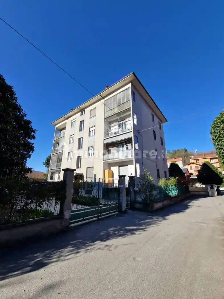 Appartamento in vendita a Borgosesia