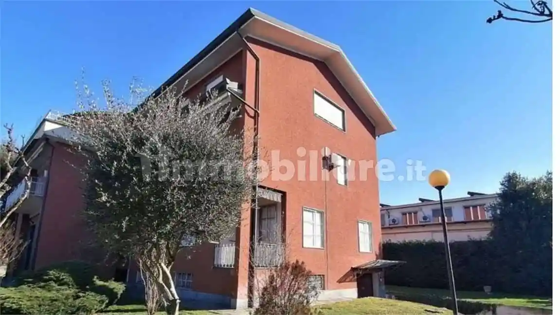 Palazzo - Edificio in vendita a Abbiategrasso