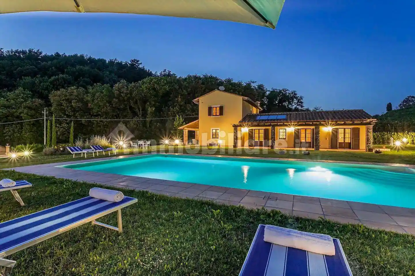 Rustico - Casale in vendita a Lucca