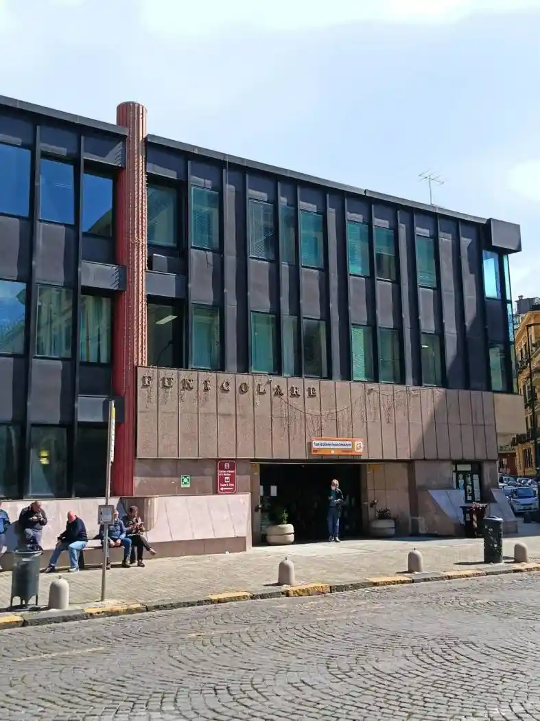 Appartamento in vendita a Napoli