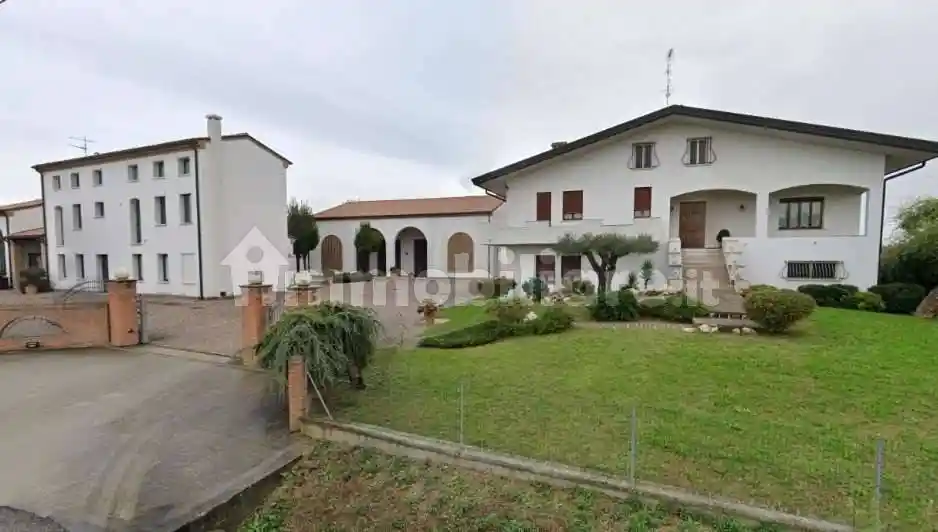 Palazzo - Stabile in vendita a Gorgo al Monticano